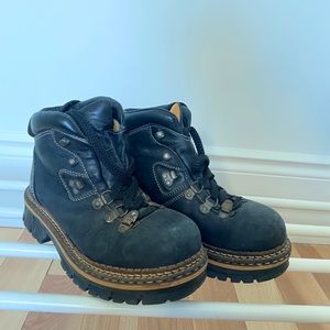 Winter Hiking style boots
